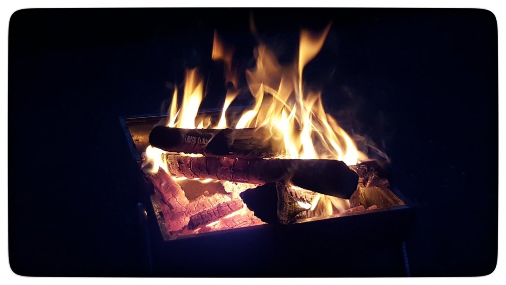 Mein erstes, selbstentzündete Lagerfeuerchen