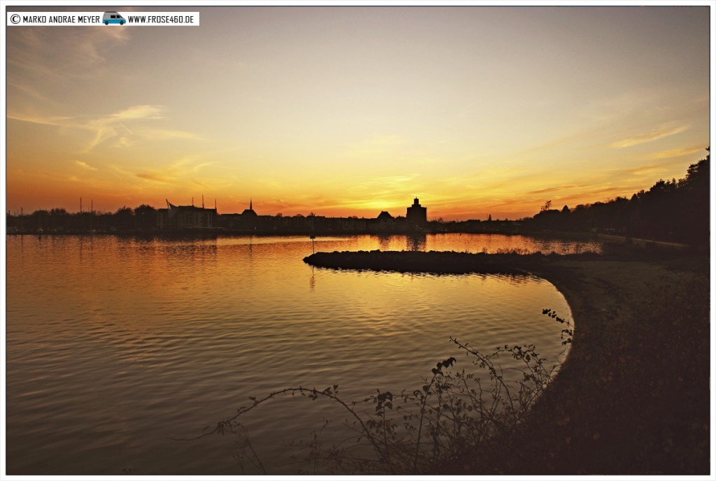 Abendspaziergang mit Sonnenuntergang im Ostseebad Eckernförde